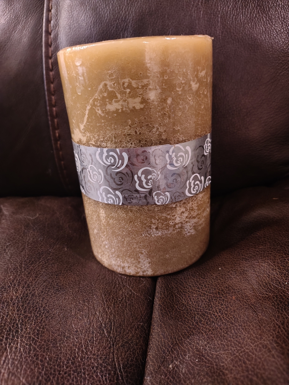 Home Interiors English Ivy Scented Pillar Candle - Olive/Tan - Picture 3 of 6